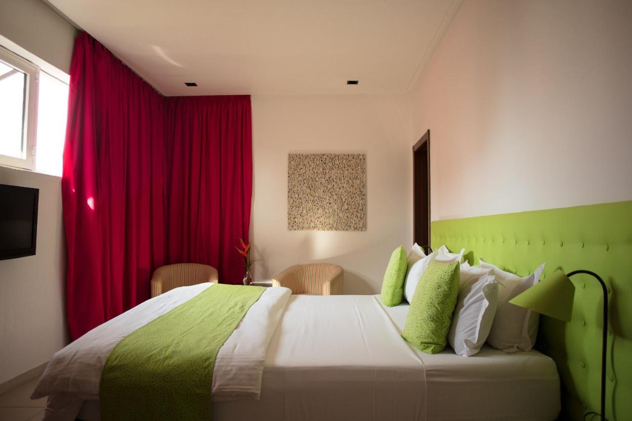 Hotel Maison Rouge Cotonou Exterior foto